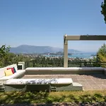 Julie Christie - Pool - Amazing Seaview
