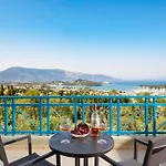 Julie Christie - Pool - Amazing Seaview