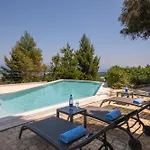 Julie Christie - Pool - Amazing Seaview *