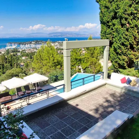 Julie Christie - Pool - Amazing Seaview