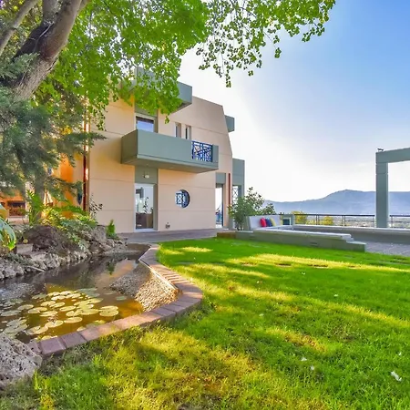 Julie Christie - Pool - Amazing Seaview Villa *