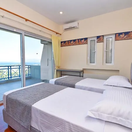 Julie Christie - Pool - Amazing Seaview Villa *