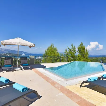 Julie Christie - Pool - Amazing Seaview *
