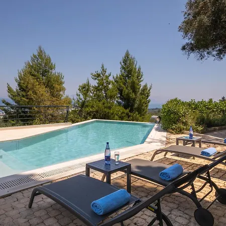Julie Christie - Pool - Amazing Seaview *