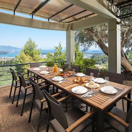 Julie Christie - Pool - Amazing Seaview *