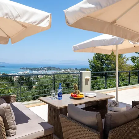 Julie Christie - Pool - Amazing Seaview * コントカリ