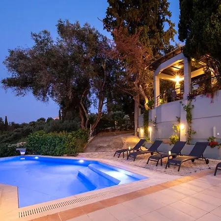 Julie Christie - Pool - Amazing Seaview *