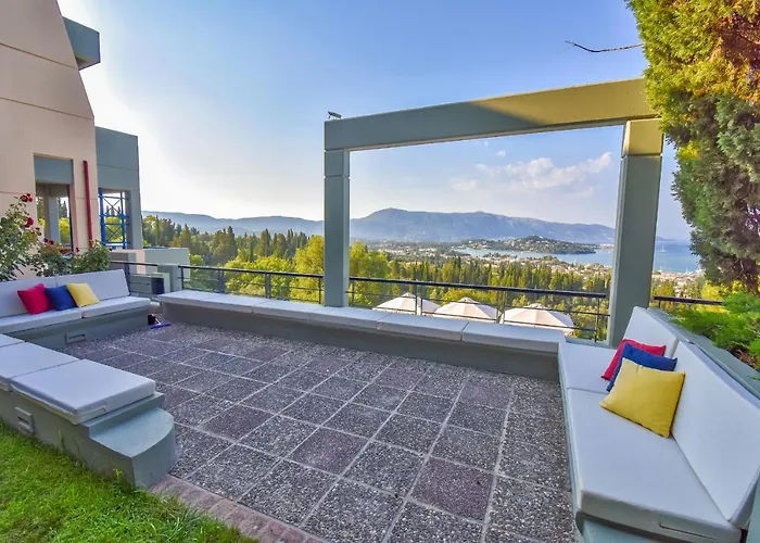 Julie Christie - Pool - Amazing Seaview * Kondókali