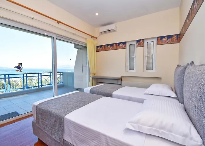 Julie Christie - Pool - Amazing Seaview Villa *