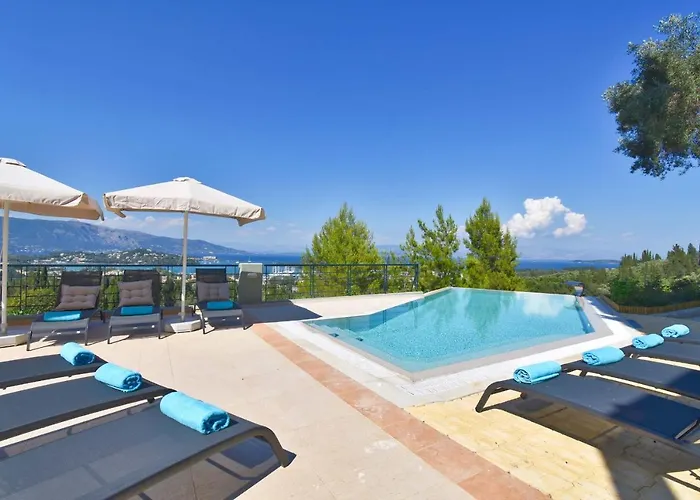 Julie Christie - Pool - Amazing Seaview *