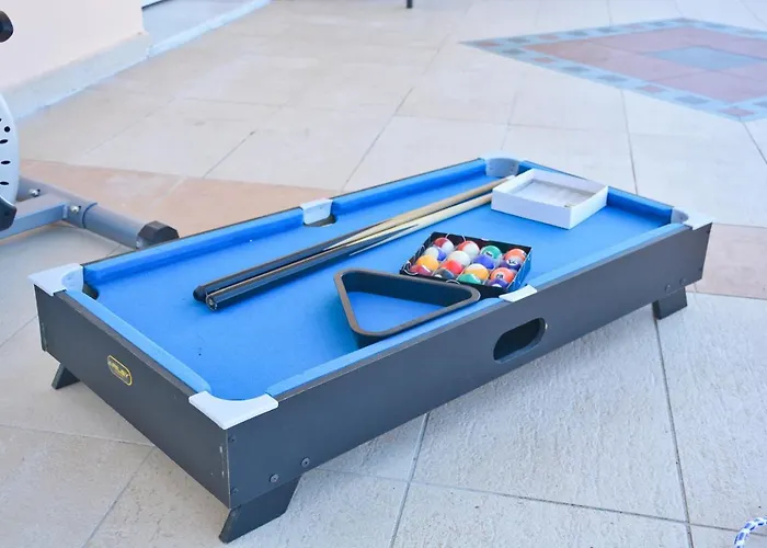 Julie Christie - Pool - Amazing Seaview Villa Kondókali