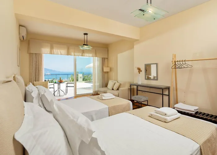 Julie Christie - Pool - Amazing Seaview Villa
