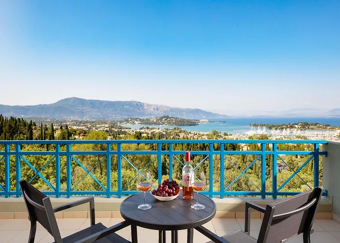 Julie Christie - Pool - Amazing Seaview