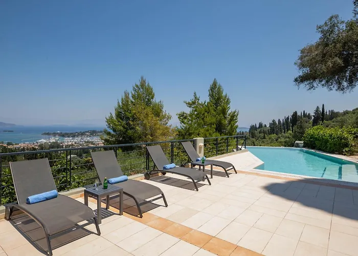 Julie Christie - Pool - Amazing Seaview Villa *