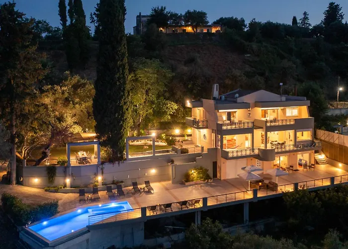 Julie Christie - Pool - Amazing Seaview Villa